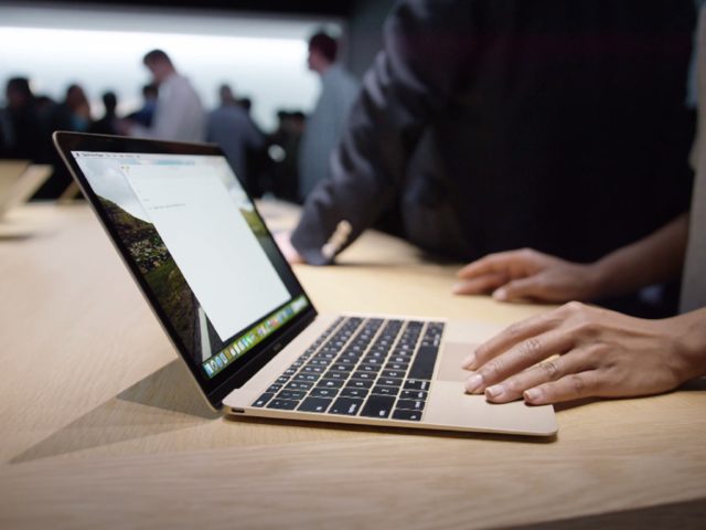 apple-macbook-charger-2015-port-usbc