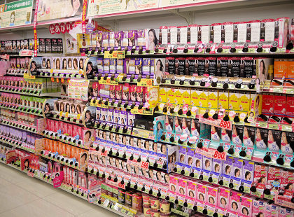 薬局やスーパーで見かけるヘアカラー剤の真実とは 愛知県 西尾市の美容室age アージュ アンチエイジングケアに特化したヘアサロン